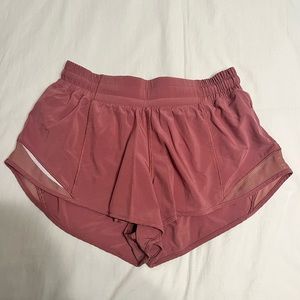 Lululemon Hotty Hot Short 2.5” Size 6
